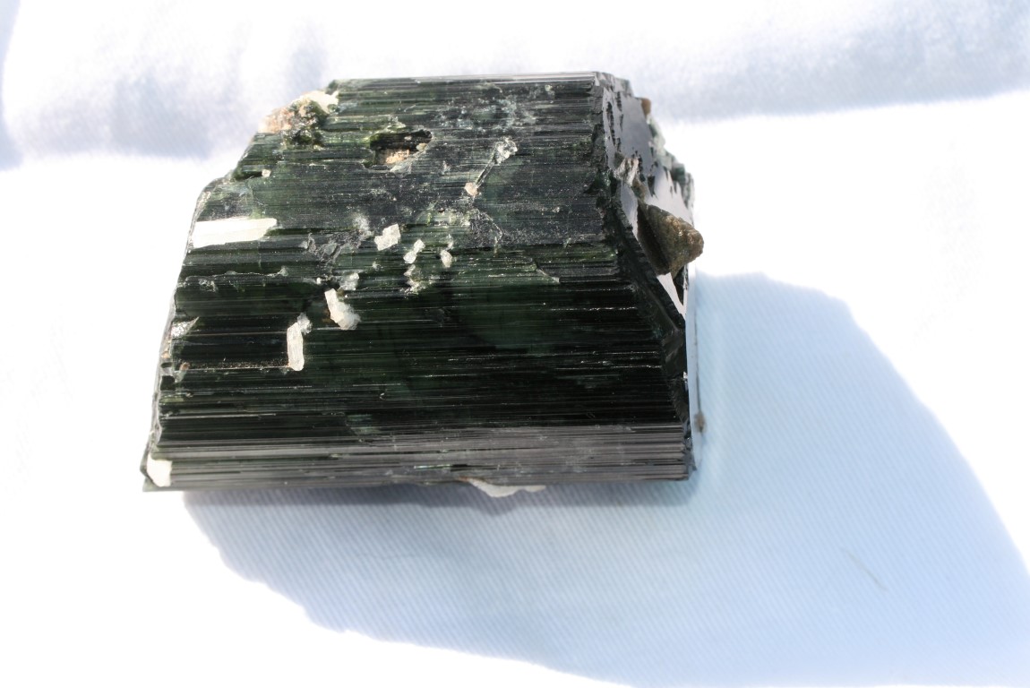 Green Tourmaline calms the nervous system 5269